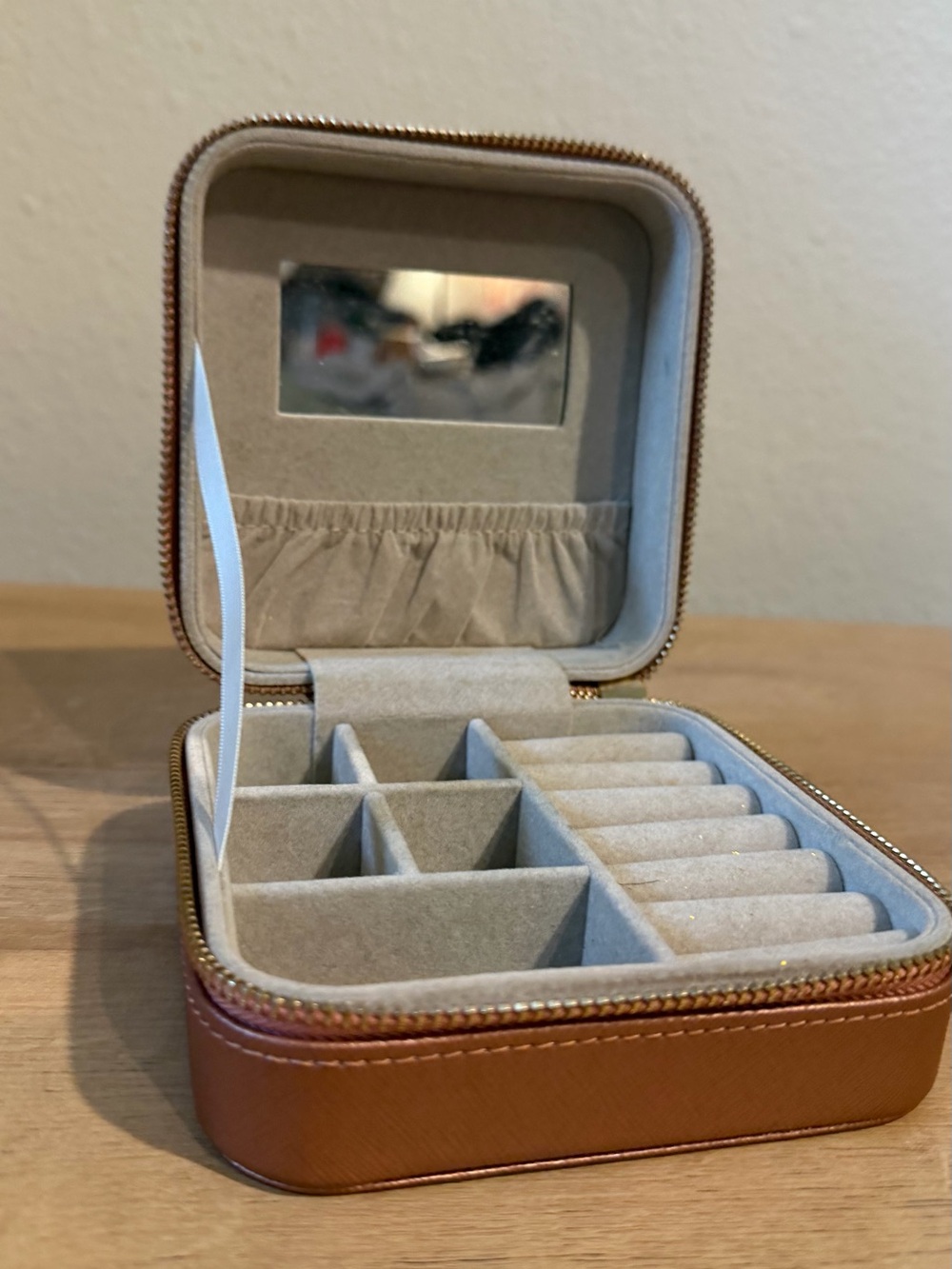 Compact Brown Jewelry Organizer Travel Case with Mirror